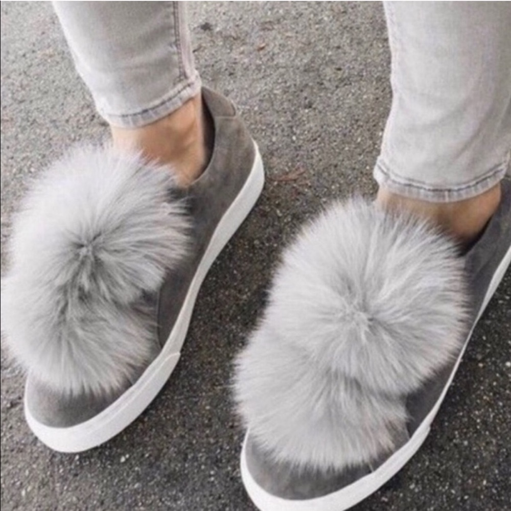 ⛔️SOLD⛔️Steve Madden PomPom Sneakers - Picture 1 of 16